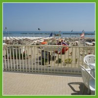 LAST-MINUTE BILOCALE FRONTE MARE
